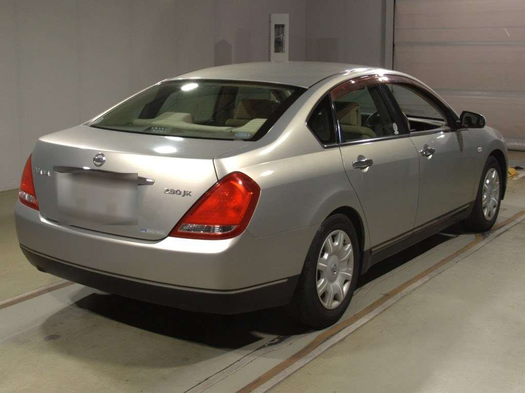 2004 Nissan Teana J31[1]