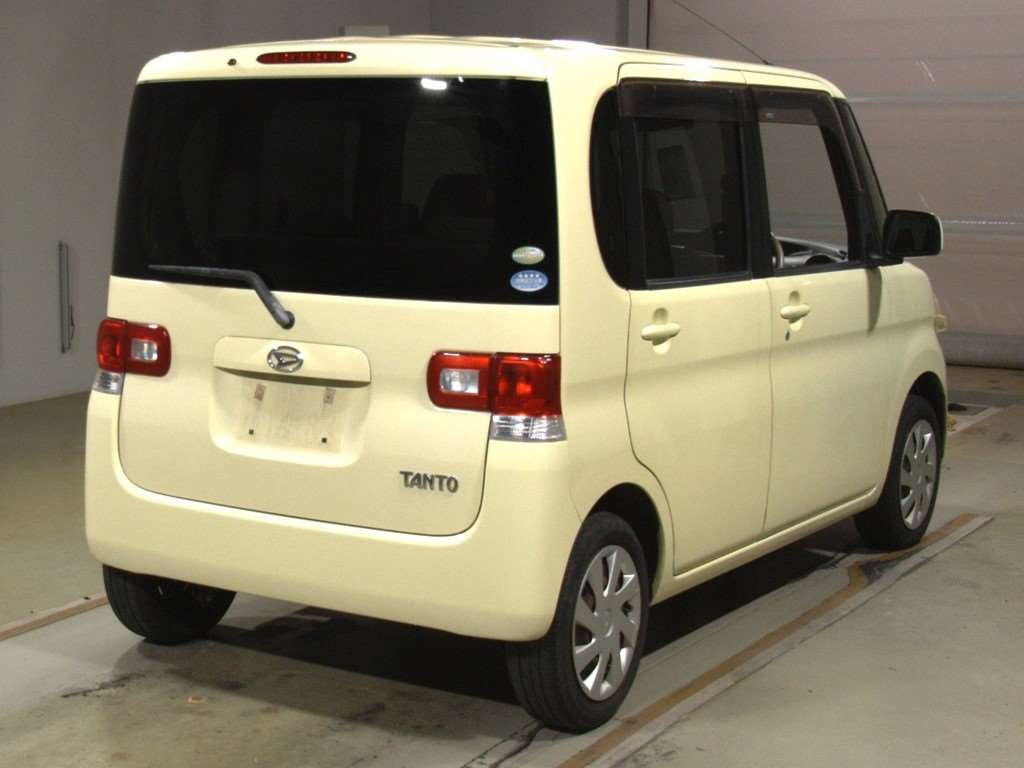 2011 Daihatsu Tanto L375S[1]