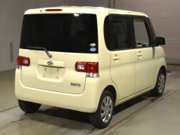 2011 Daihatsu Tanto