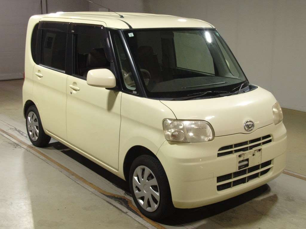 2011 Daihatsu Tanto L375S[2]