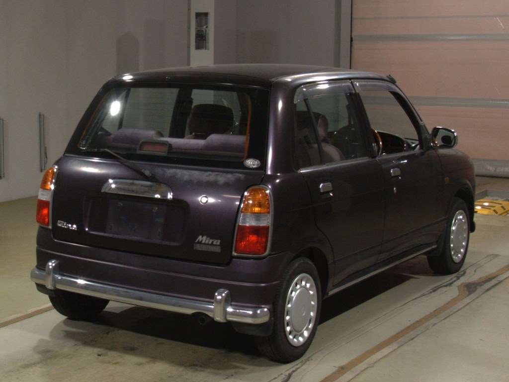 2000 Daihatsu Miragino L700S[1]