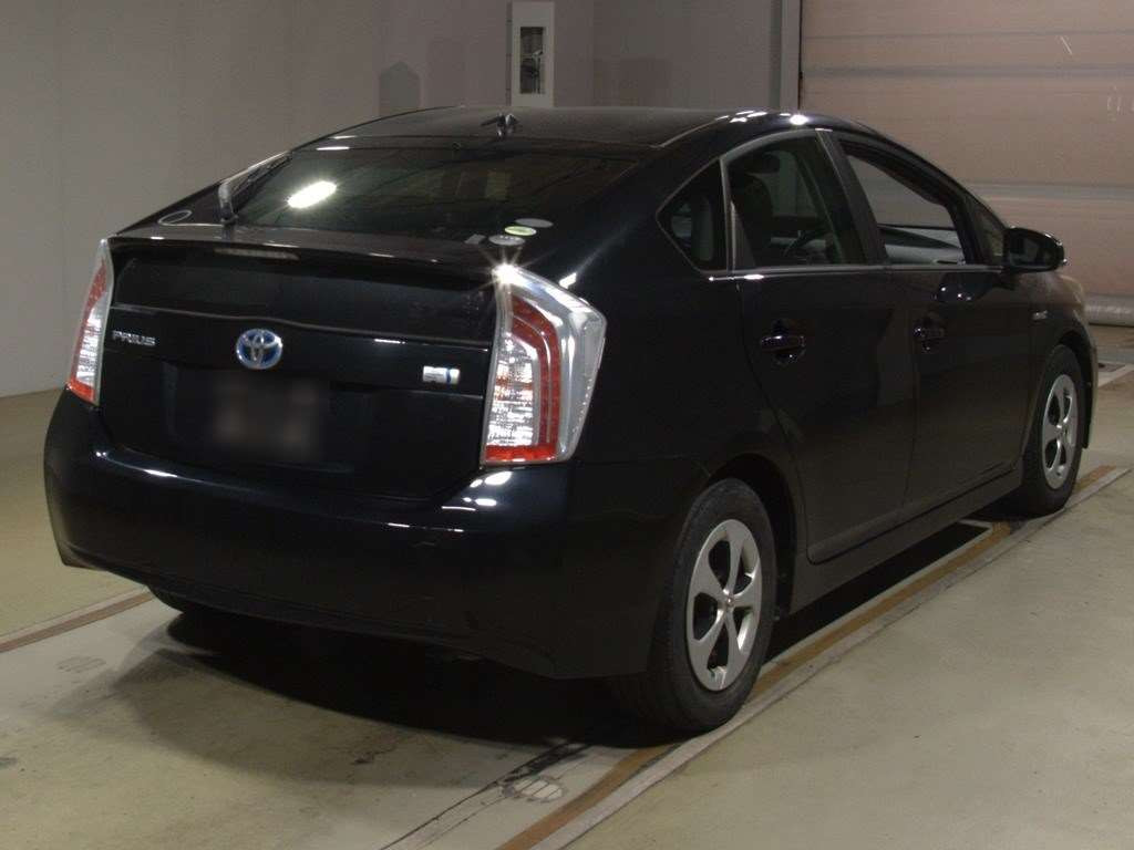 2014 Toyota Prius ZVW30[1]