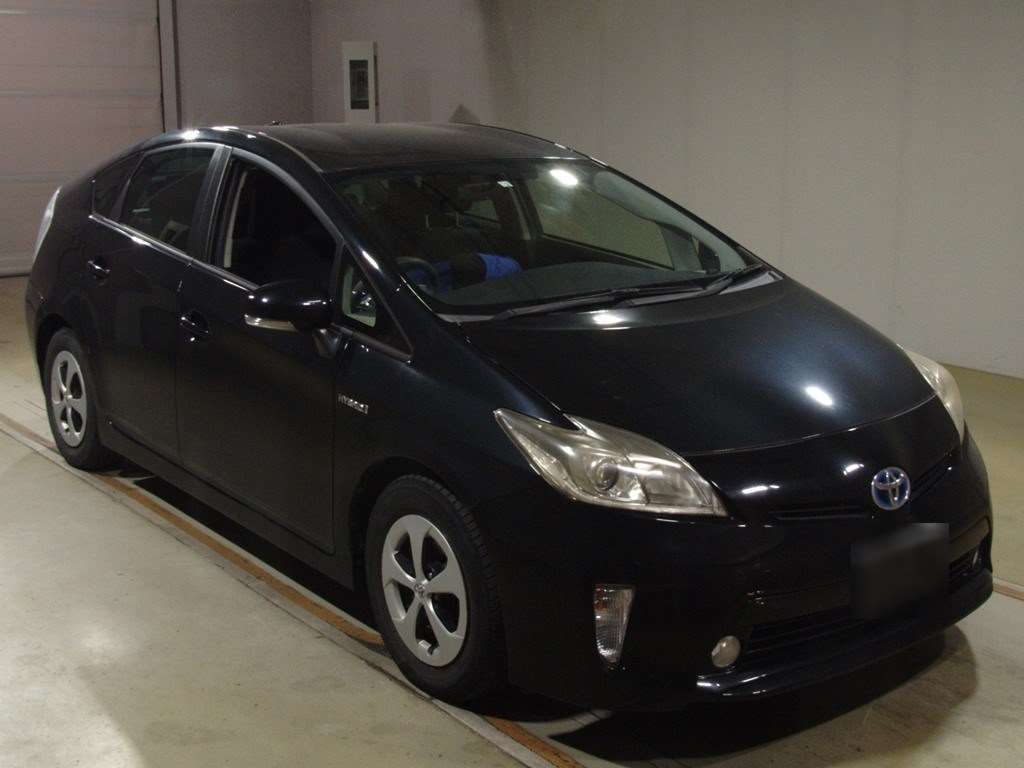 2014 Toyota Prius ZVW30[2]