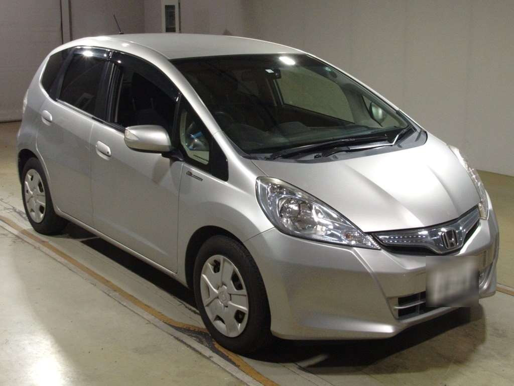 2012 Honda Fit Hybrid GP1[2]