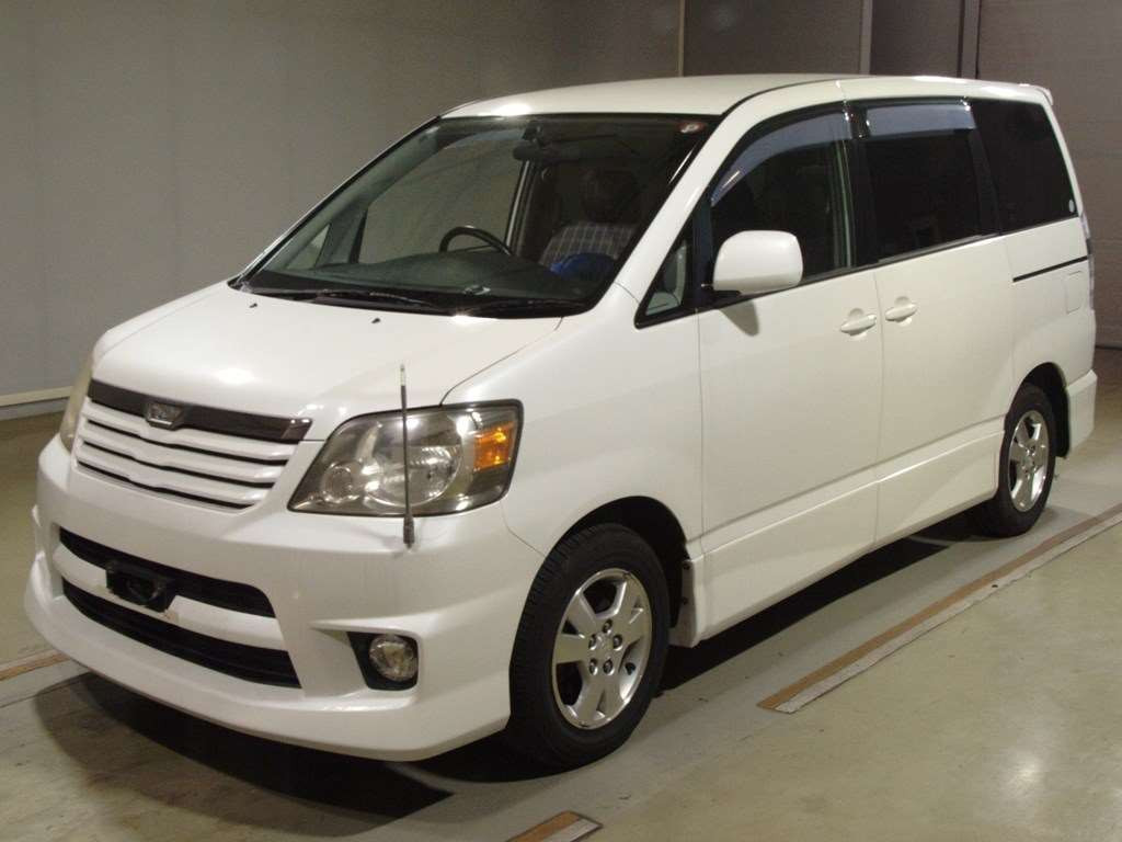 2002 Toyota Noah AZR60G[0]