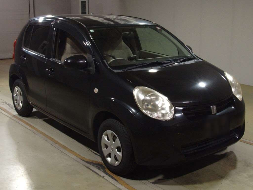 2010 Toyota Passo KGC30[2]