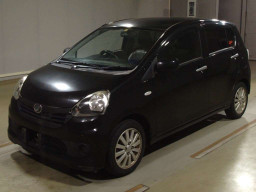 2015 Daihatsu Mira es