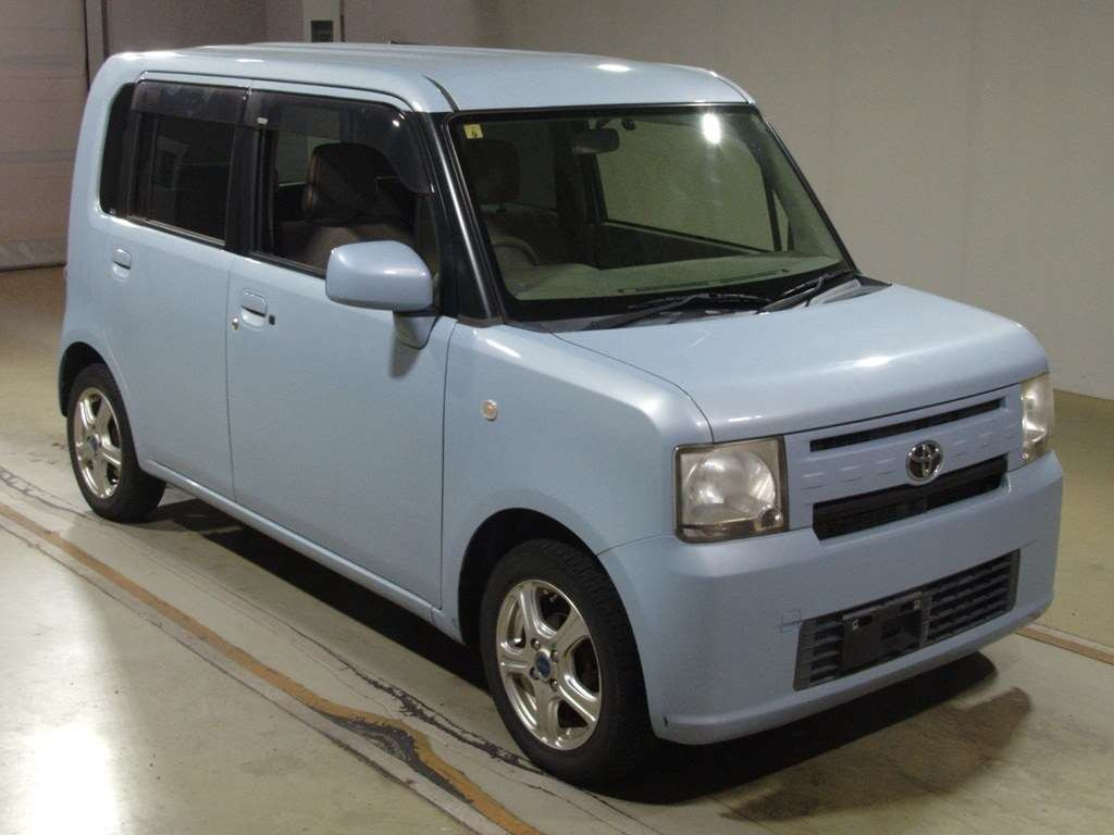 2012 Toyota Pixis Space L575A[2]