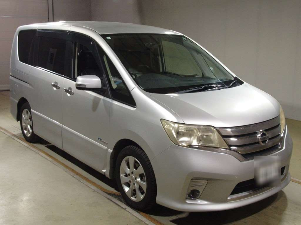 2013 Nissan Serena HFC26[2]