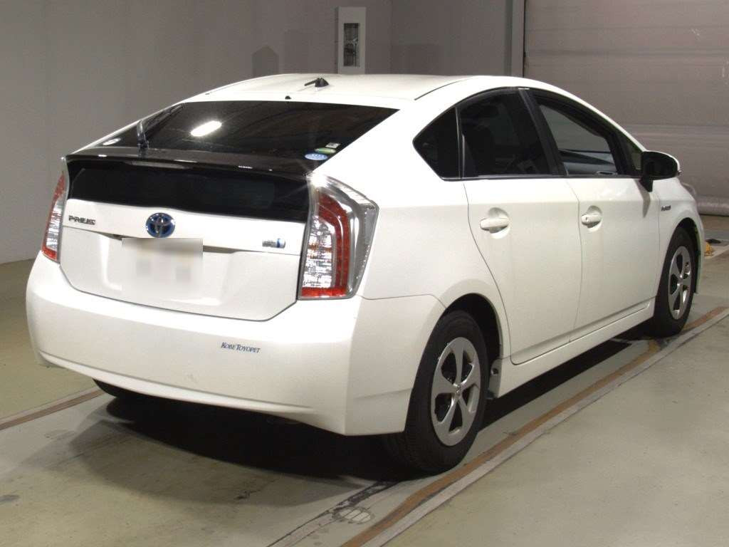 2013 Toyota Prius ZVW30[1]