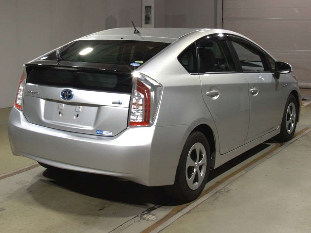 2013 Toyota Prius ZVW30[1]