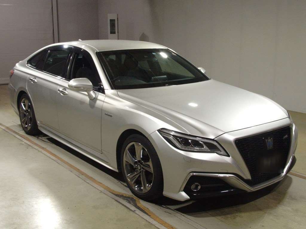 2019 Toyota Crown Hybrid AZSH20[2]