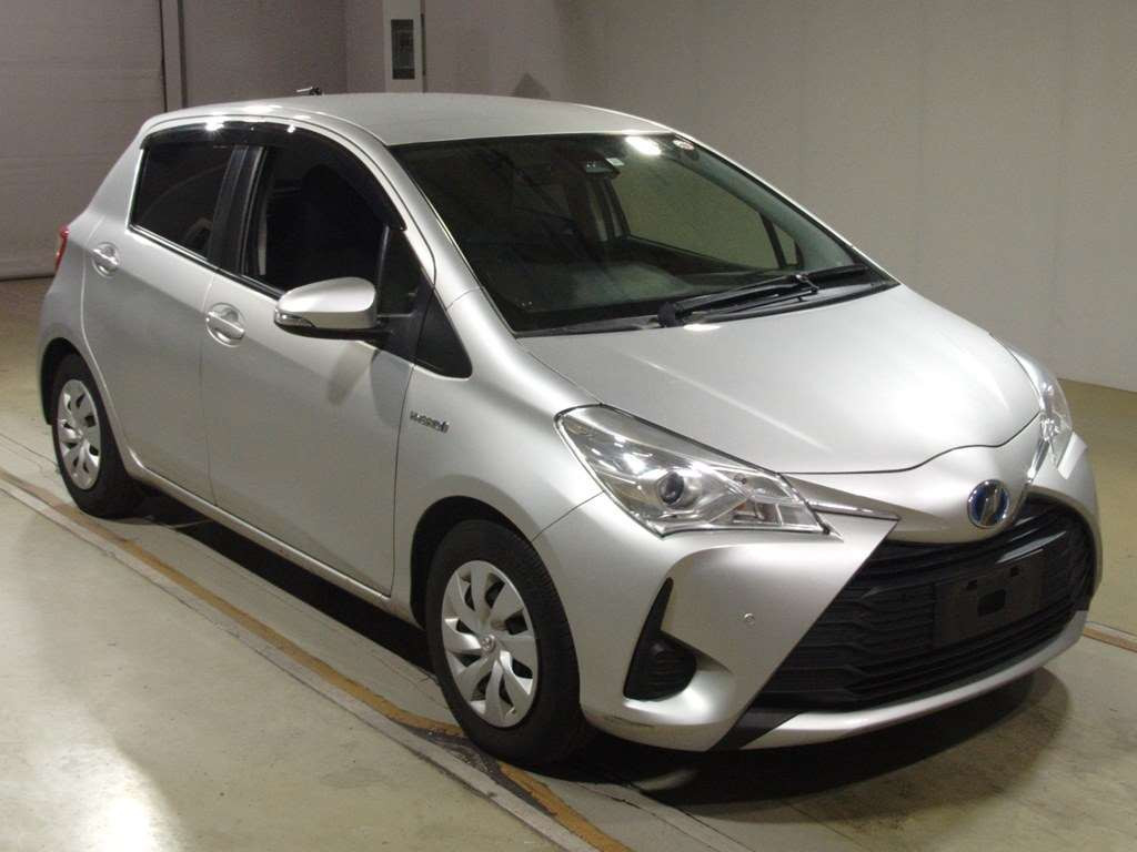 2019 Toyota Vitz NHP130[2]