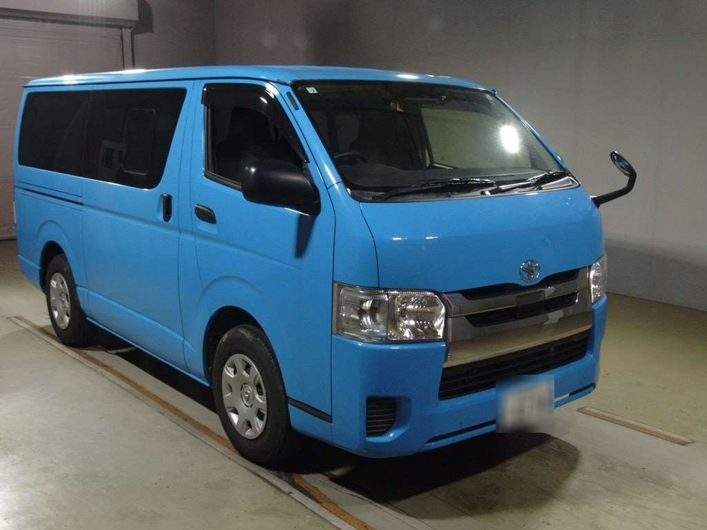 2019 Toyota Regiusace Van TRH200V[2]