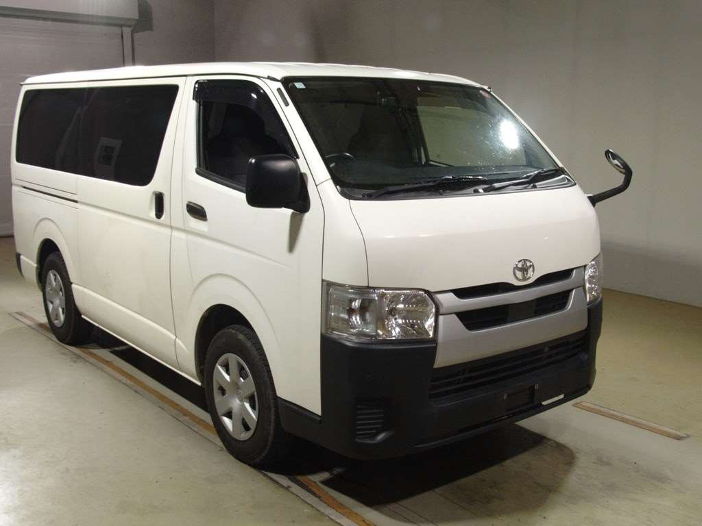 2020 Toyota Hiace Van TRH200V[2]