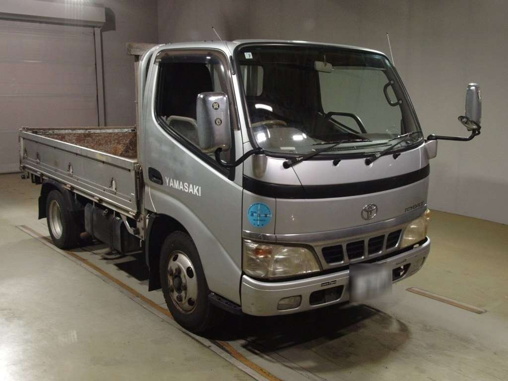 2005 Toyota Dyna Truck XZU306[2]