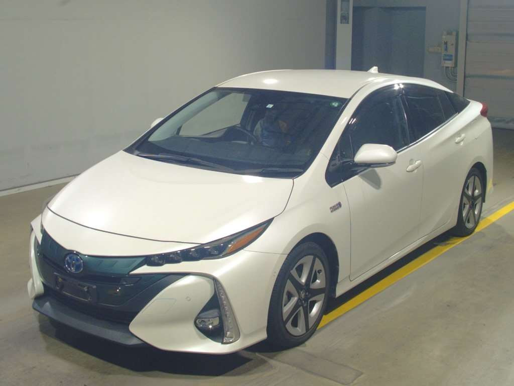 2019 Toyota Prius PHV ZVW52[0]