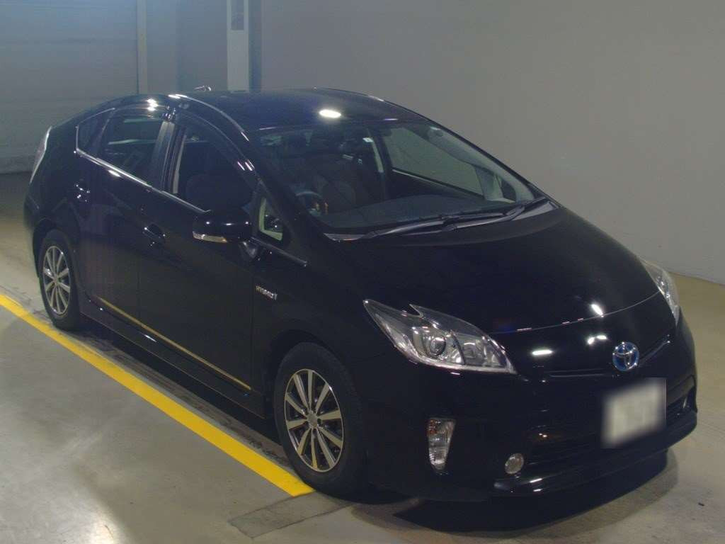 2015 Toyota Prius ZVW30[2]