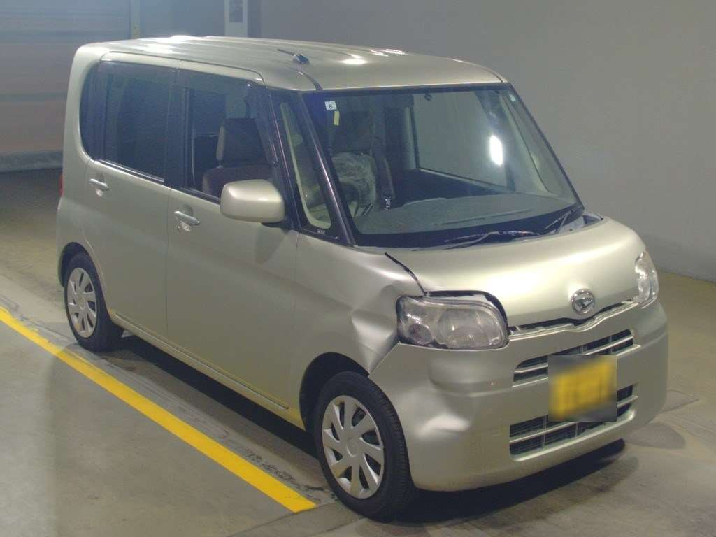 2013 Daihatsu Tanto L375S[2]