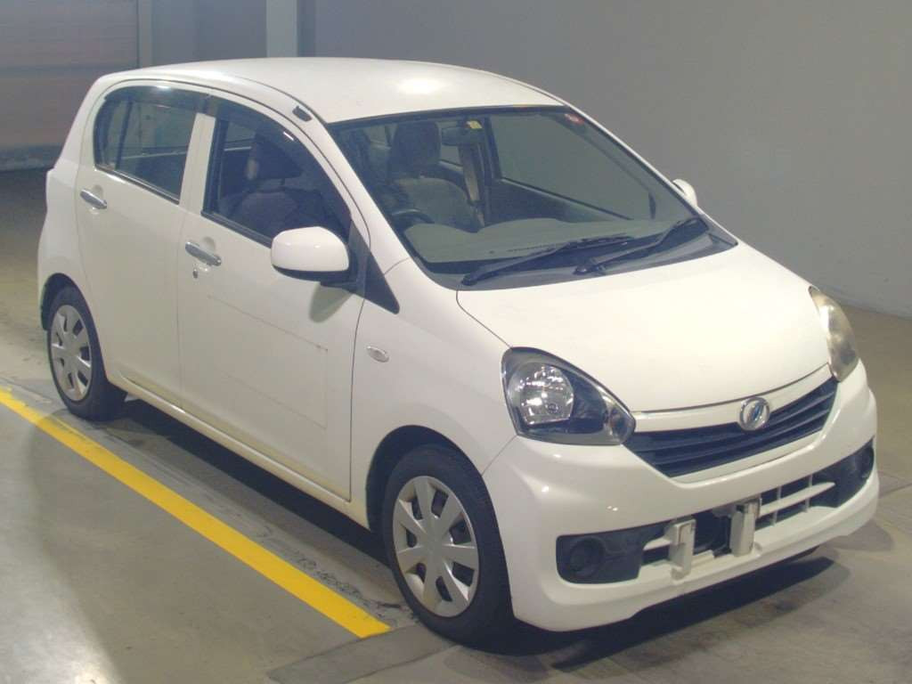 2013 Daihatsu Mira es LA300S[2]