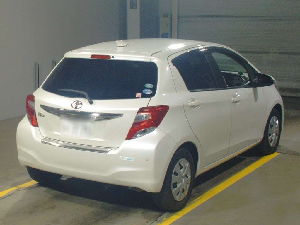 2015 Toyota Vitz NSP130[1]