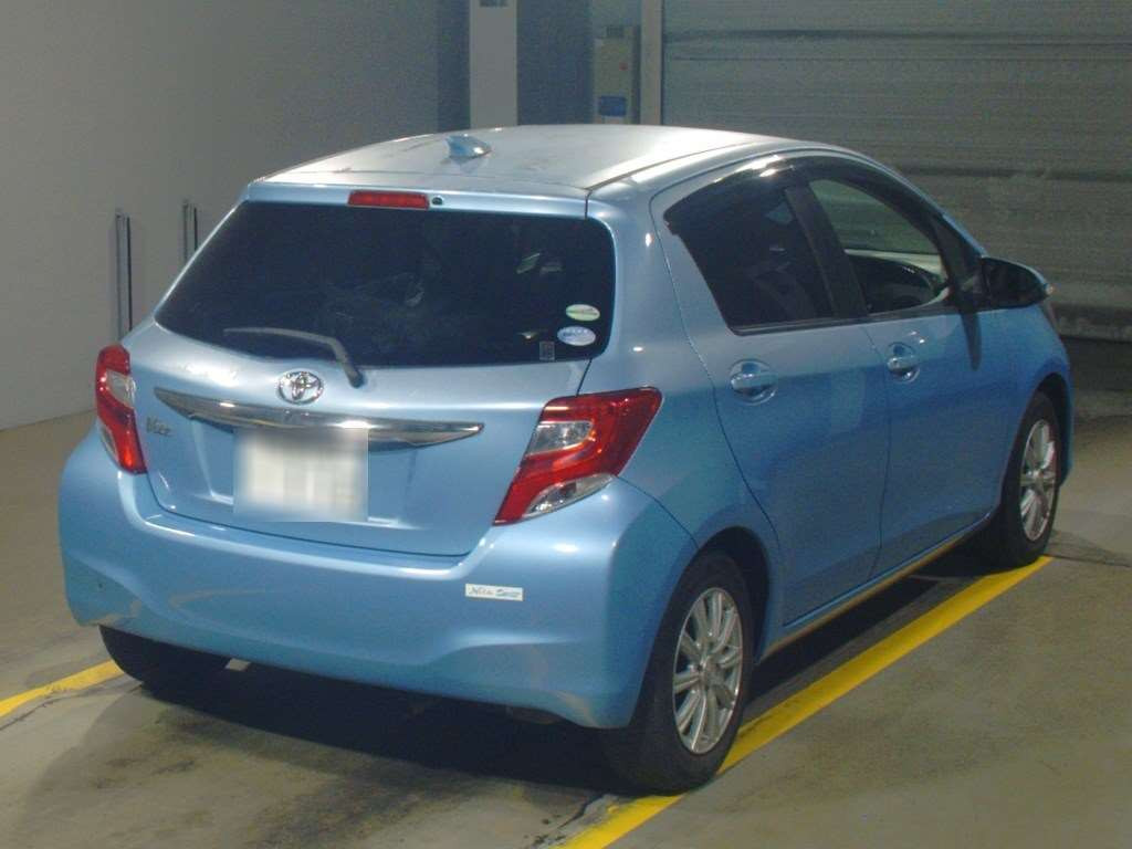 2015 Toyota Vitz NSP130[1]