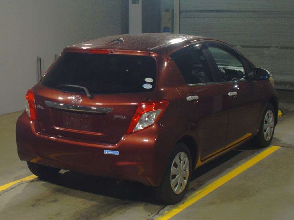 2011 Toyota Vitz NSP130[1]