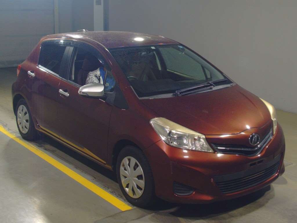 2011 Toyota Vitz NSP130[2]