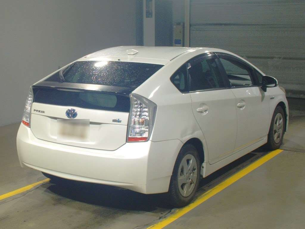 2010 Toyota Prius ZVW30[1]