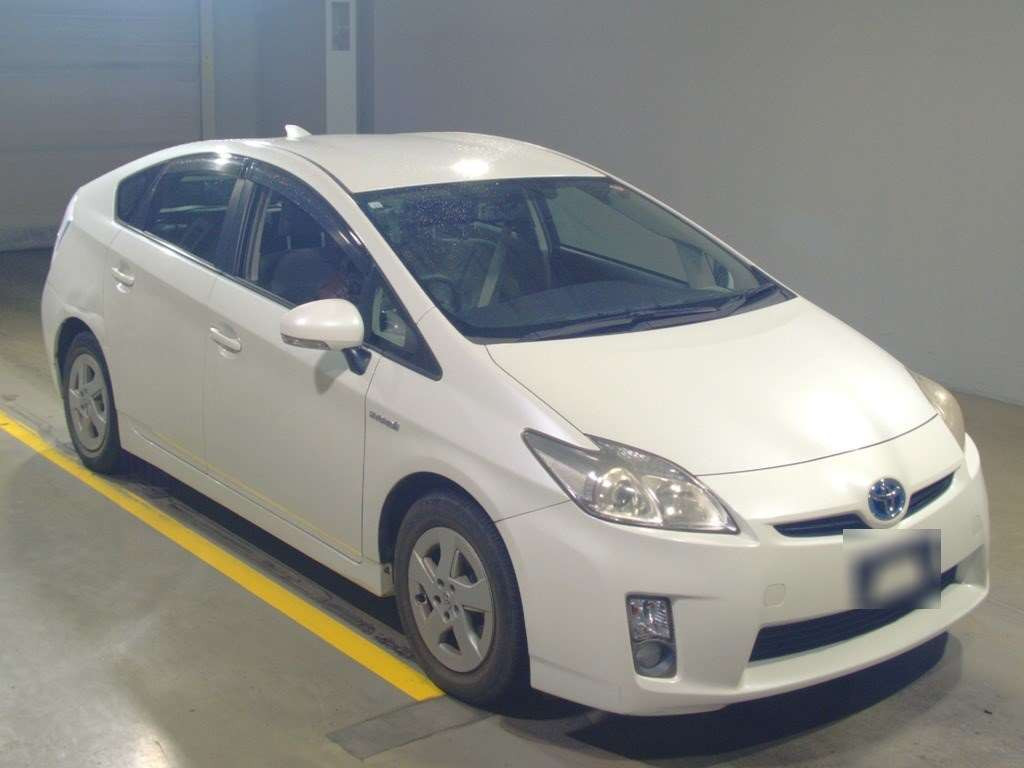 2010 Toyota Prius ZVW30[2]