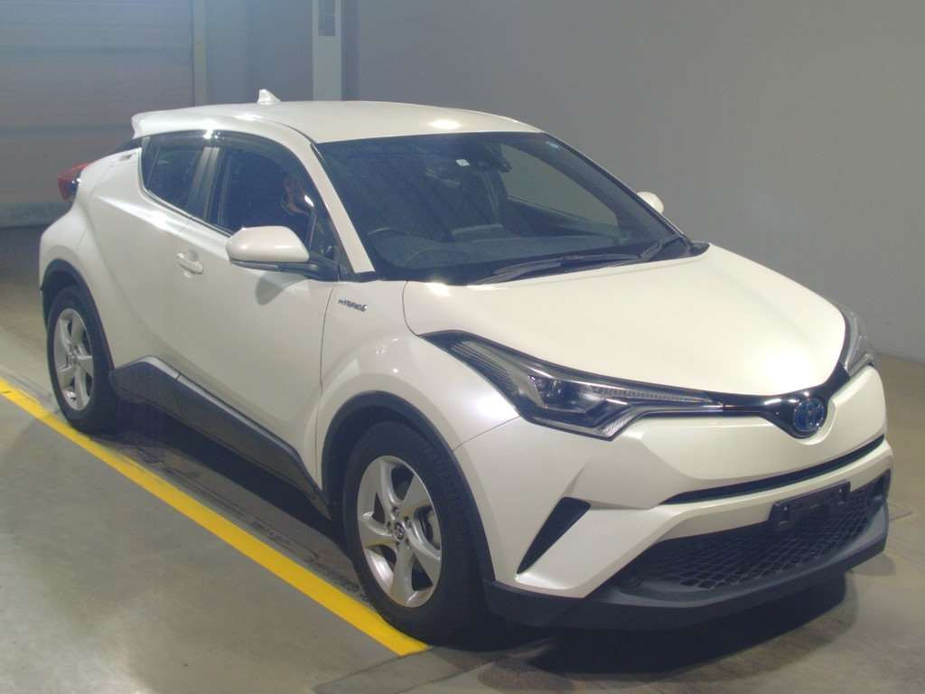 2019 Toyota C-HR ZYX10[2]