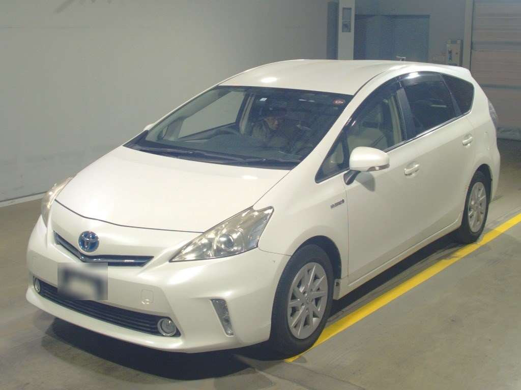 2012 Toyota Prius alpha ZVW41W[0]