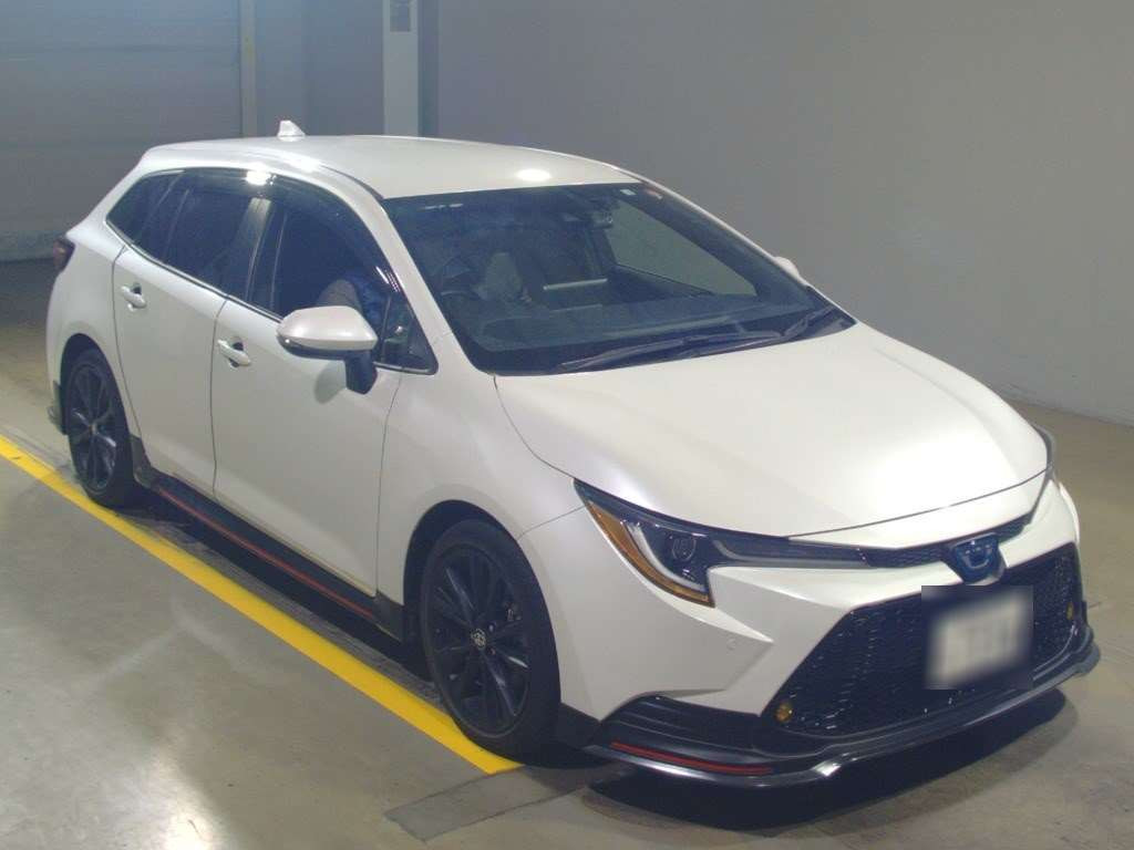 2022 Toyota Corolla Touring Wagon ZWE211W[2]