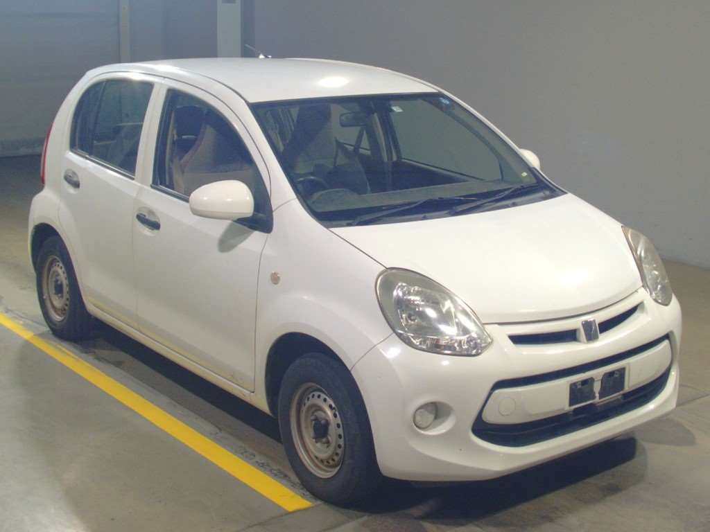 2015 Toyota Passo KGC30[2]