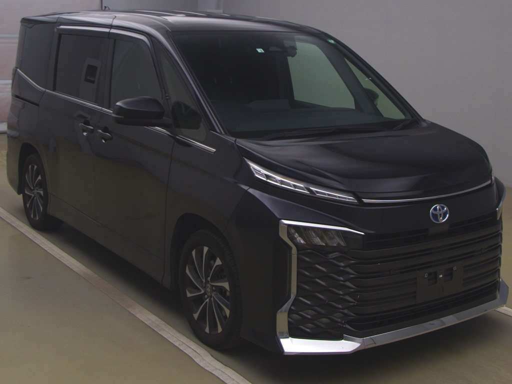 2022 Toyota Voxy ZWR90W[2]