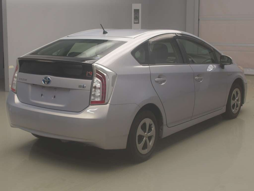 2015 Toyota Prius ZVW30[1]