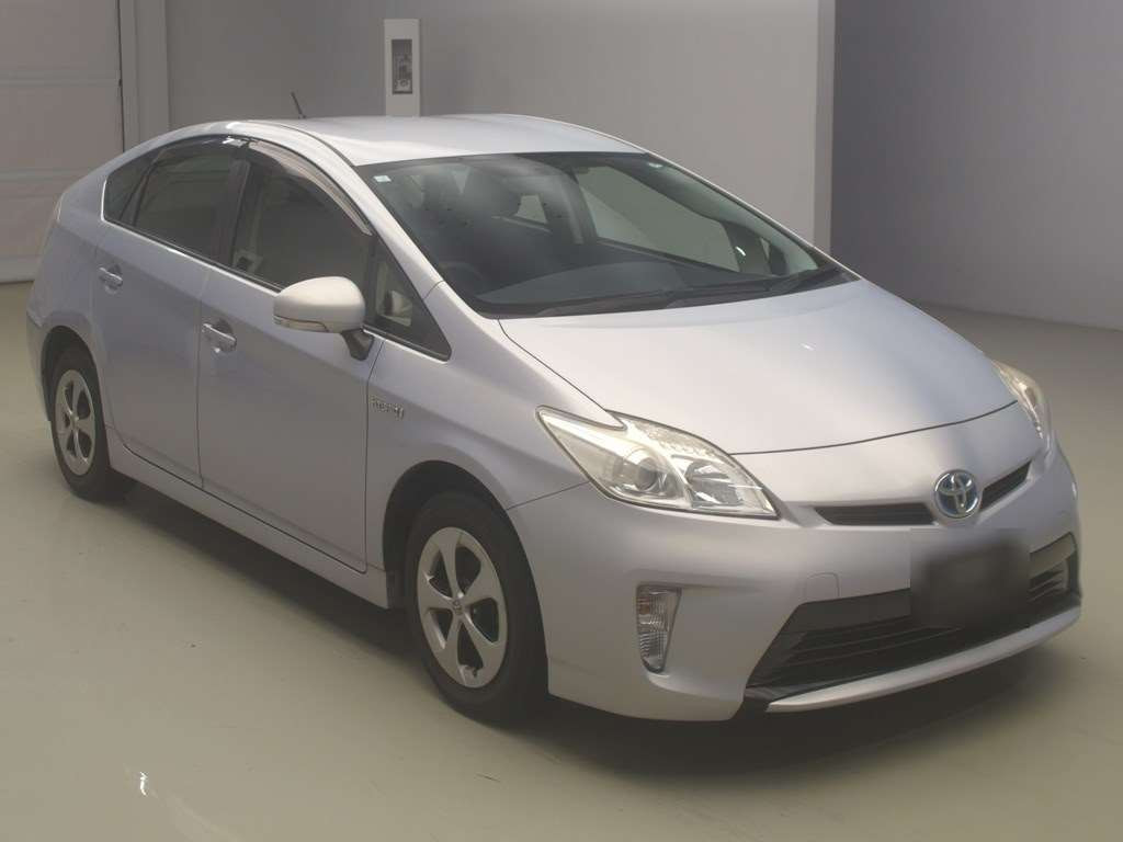 2015 Toyota Prius ZVW30[2]