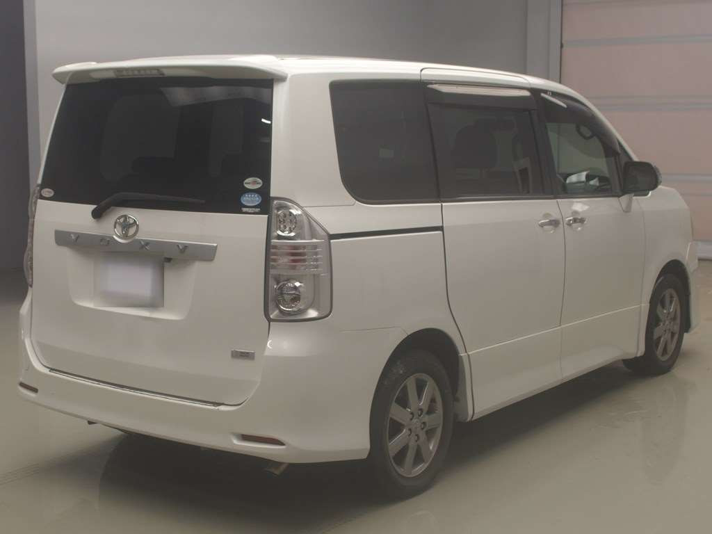 2009 Toyota Voxy ZRR70W[1]