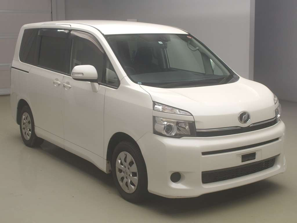 2011 Toyota Voxy ZRR70G[2]