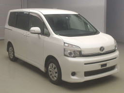 2011 Toyota Voxy