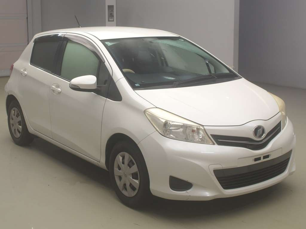 2011 Toyota Vitz KSP130[2]