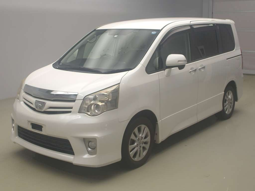 2011 Toyota Noah ZRR70W[0]