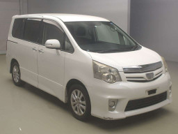 2011 Toyota Noah