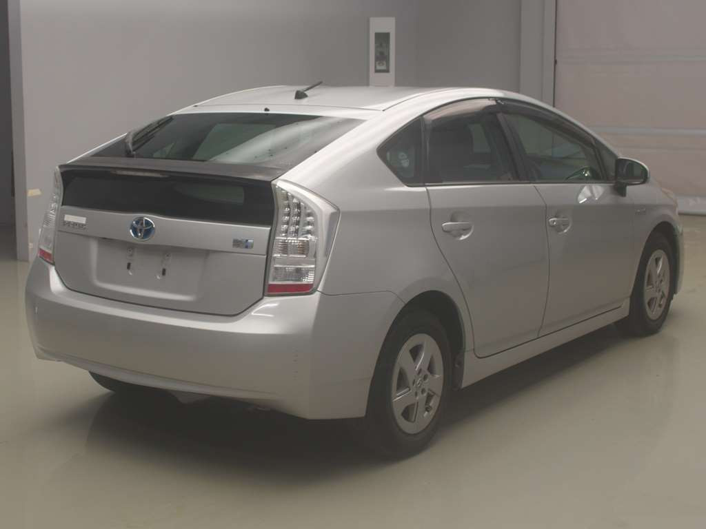 2010 Toyota Prius ZVW30[1]