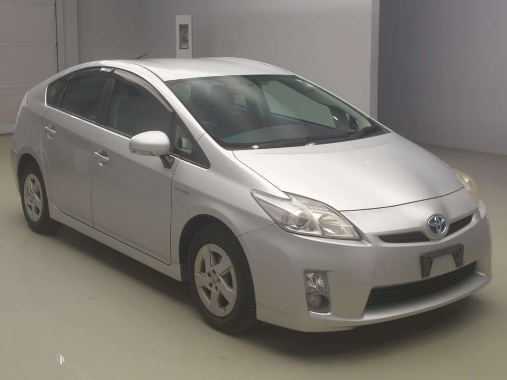 2010 Toyota Prius ZVW30[2]