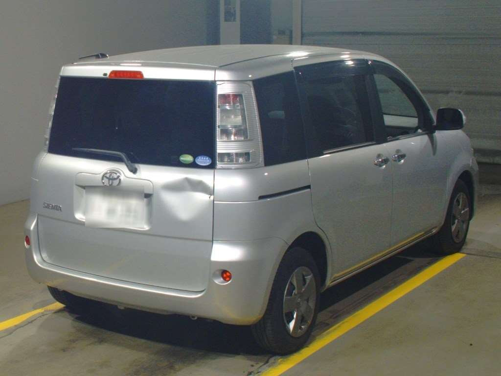 2013 Toyota Sienta NCP81G[1]