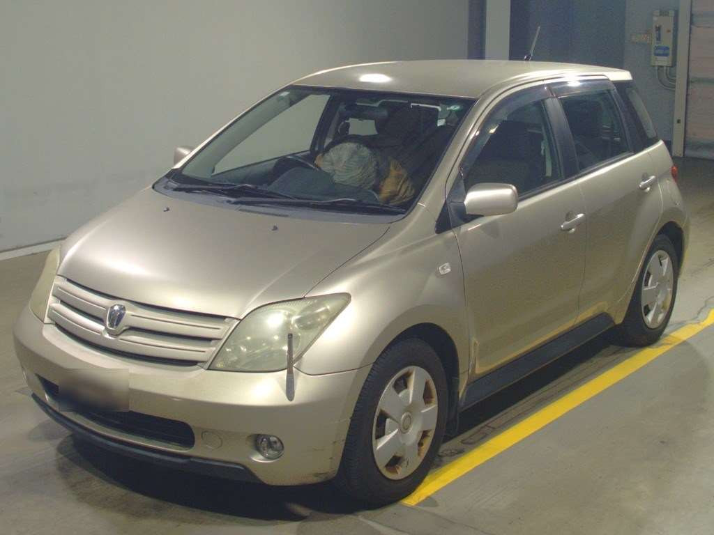 2002 Toyota IST NCP61[0]