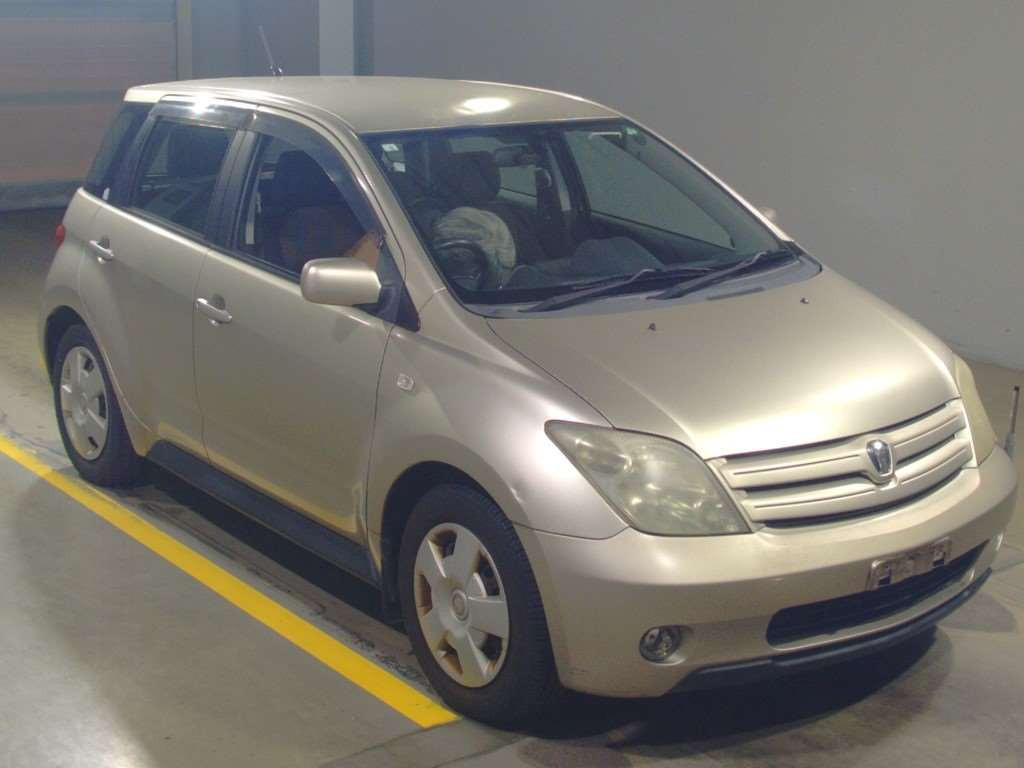 2002 Toyota IST NCP61[2]