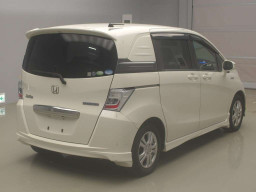 2012 Honda Freed spike hybrid