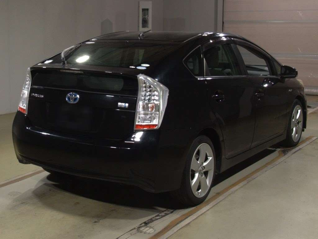 2010 Toyota Prius ZVW30[1]